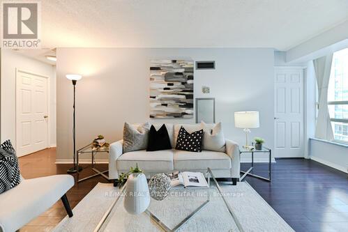 612 - 250 Webb Drive, Mississauga, Ontario  L5B 3Z4 - Photo 9 - W12480285