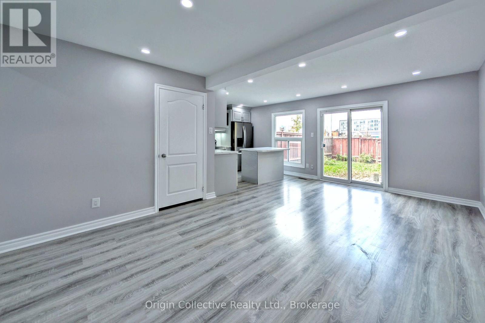 47 Woolenscote Circle, Toronto, Ontario  M9V 4R6 - Photo 10 - W12480328