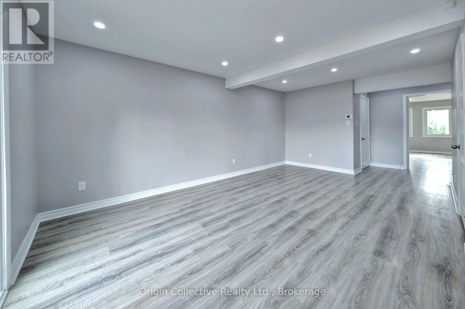 47 Woolenscote Circle, Toronto, Ontario  M9V 4R6 - Photo 12 - W12480328