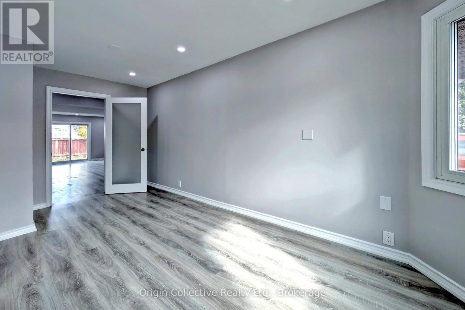 47 Woolenscote Circle, Toronto, Ontario  M9V 4R6 - Photo 15 - W12480328