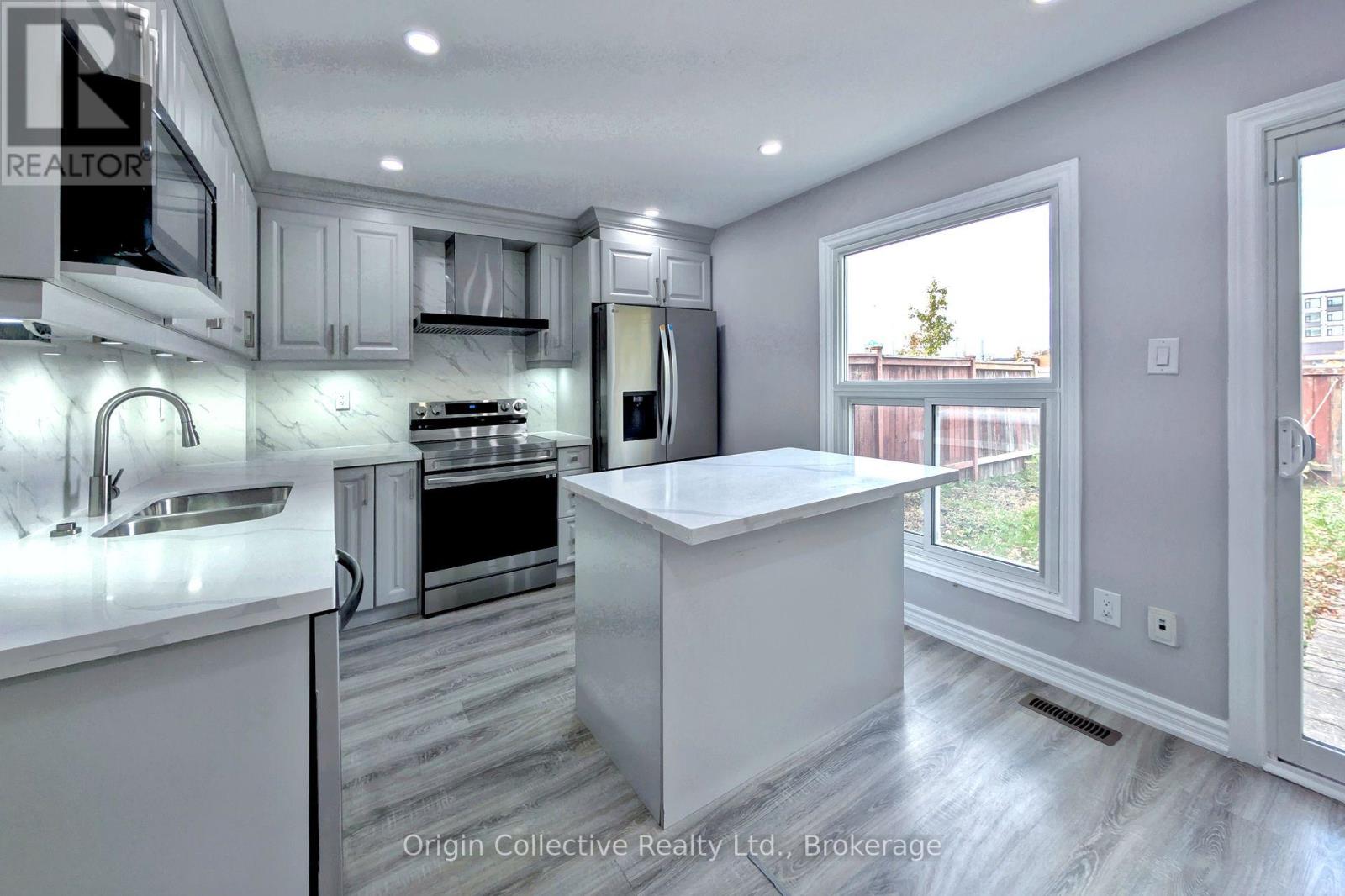 47 Woolenscote Circle, Toronto, Ontario  M9V 4R6 - Photo 3 - W12480328