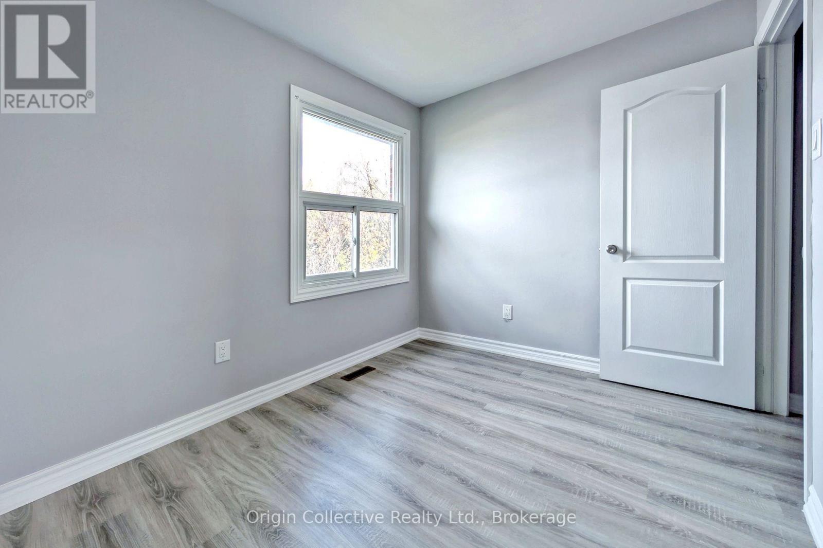 47 Woolenscote Circle, Toronto, Ontario  M9V 4R6 - Photo 33 - W12480328