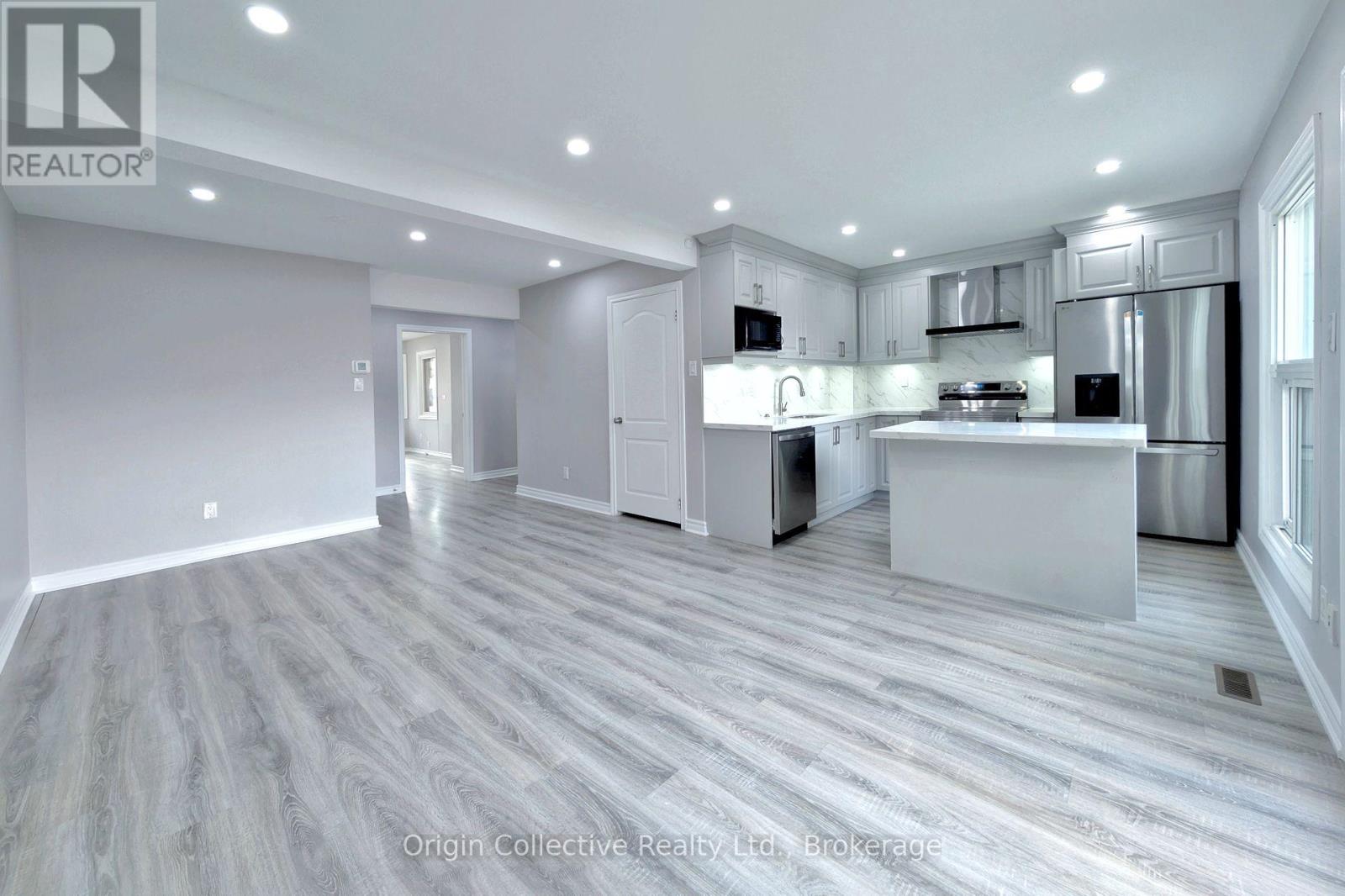 47 Woolenscote Circle, Toronto, Ontario  M9V 4R6 - Photo 8 - W12480328