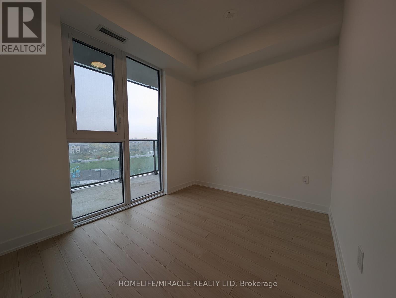 319 - 15 Skyridge Drive, Brampton, Ontario  L6P 4S3 - Photo 11 - W12480331