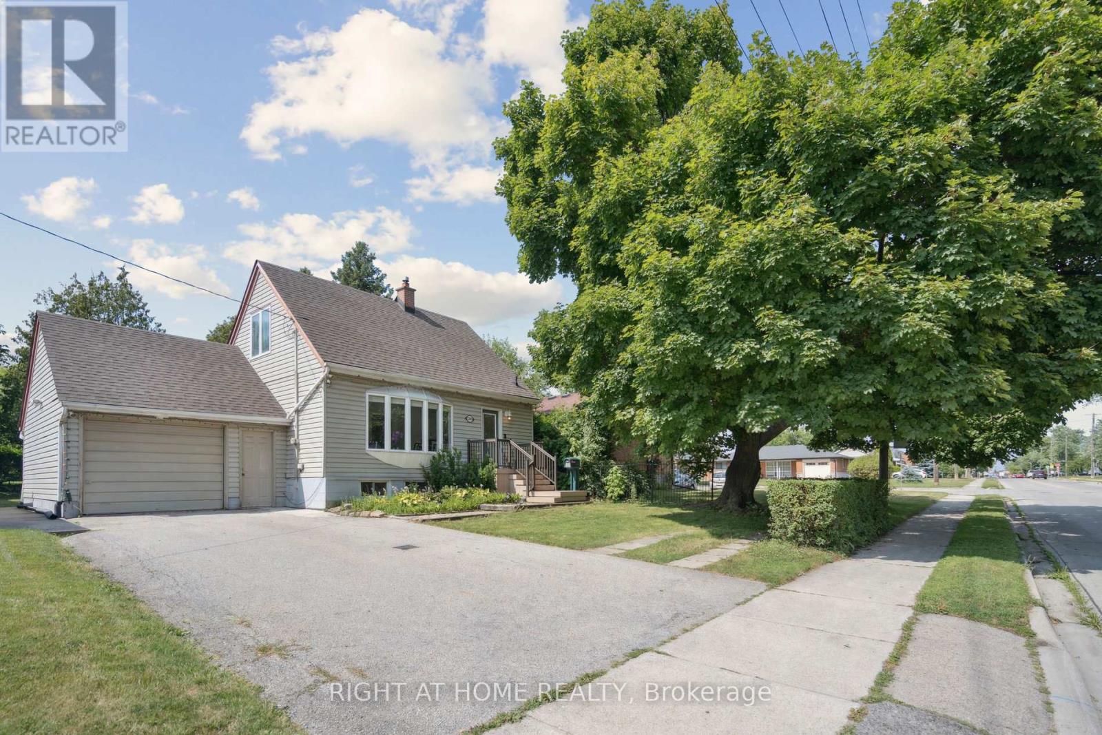 2343 MOUNTAINSIDE DRIVE, Burlington, Ontario