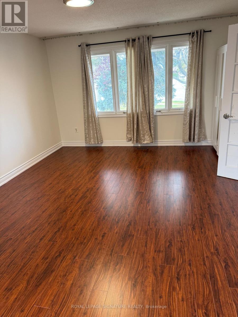 Main - 327 Evergreen Crescent, Oakville, Ontario  L6H 4T7 - Photo 6 - W12480387