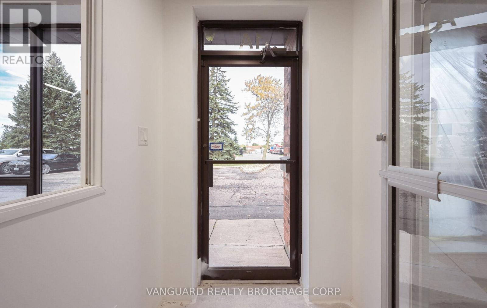1a - 13 Holland Drive, Caledon, Ontario  L7E 1G4 - Photo 11 - W12480407