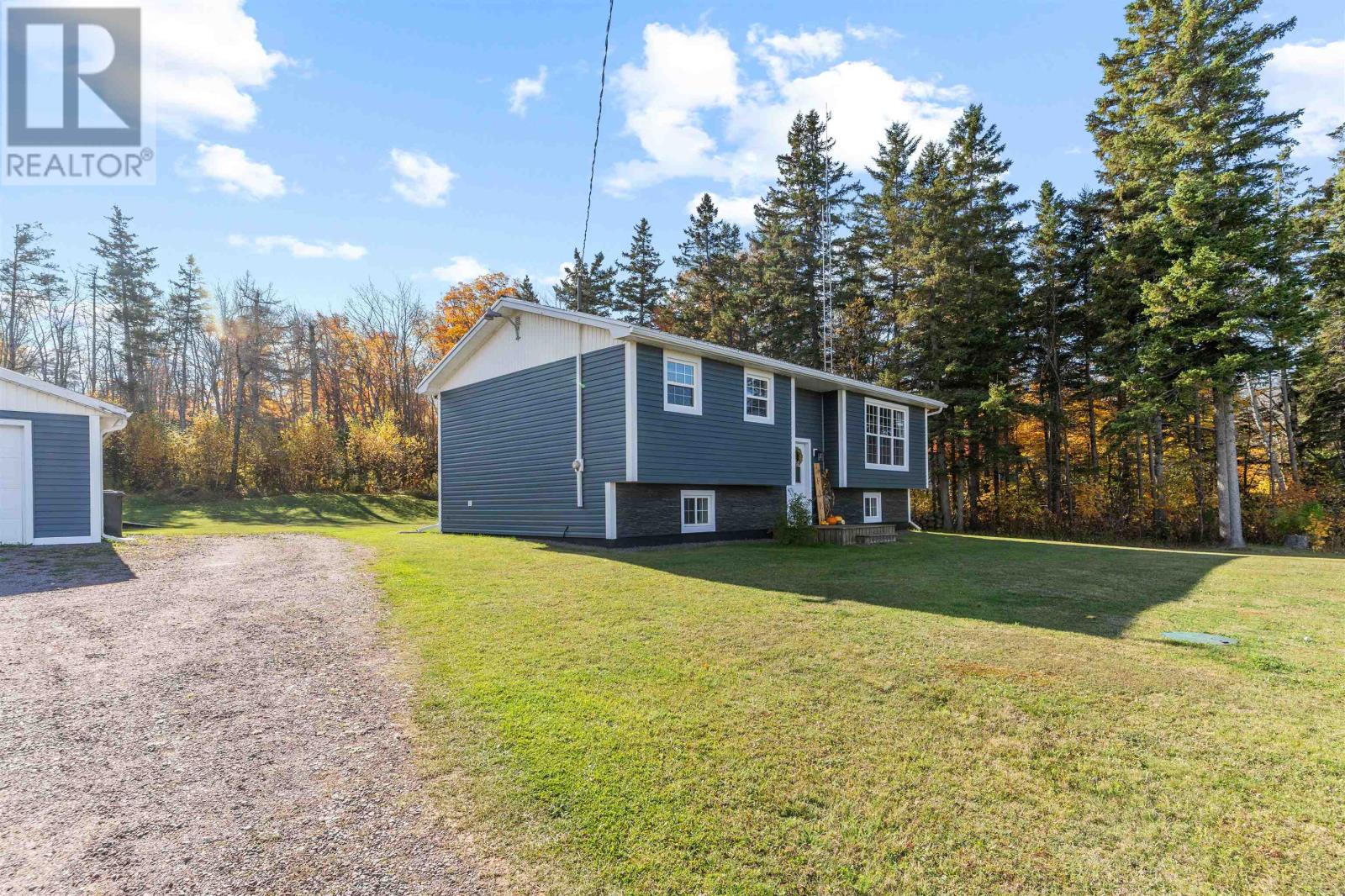 407 Oliver Road, Huntley, Prince Edward Island  C0B 1B0 - Photo 4 - 202526540