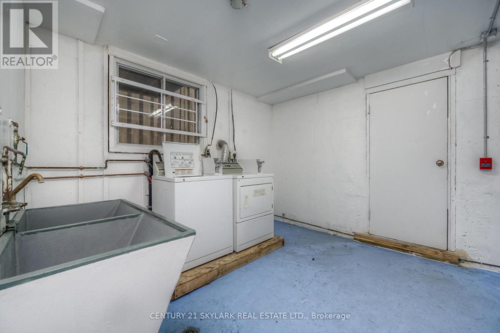 B - 75 Highland Road, Kitchener, Ontario  N2M 3V8 - Photo 4 - X12480299