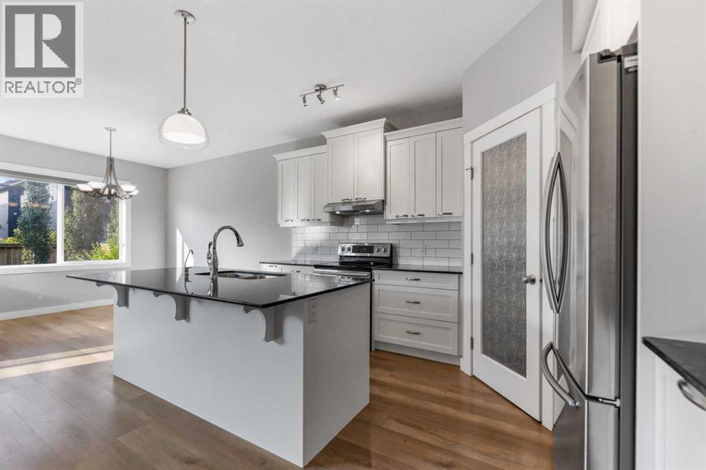 625 Midtown Place Sw, Airdrie, Alberta  T4B 4E3 - Photo 3 - A2256308