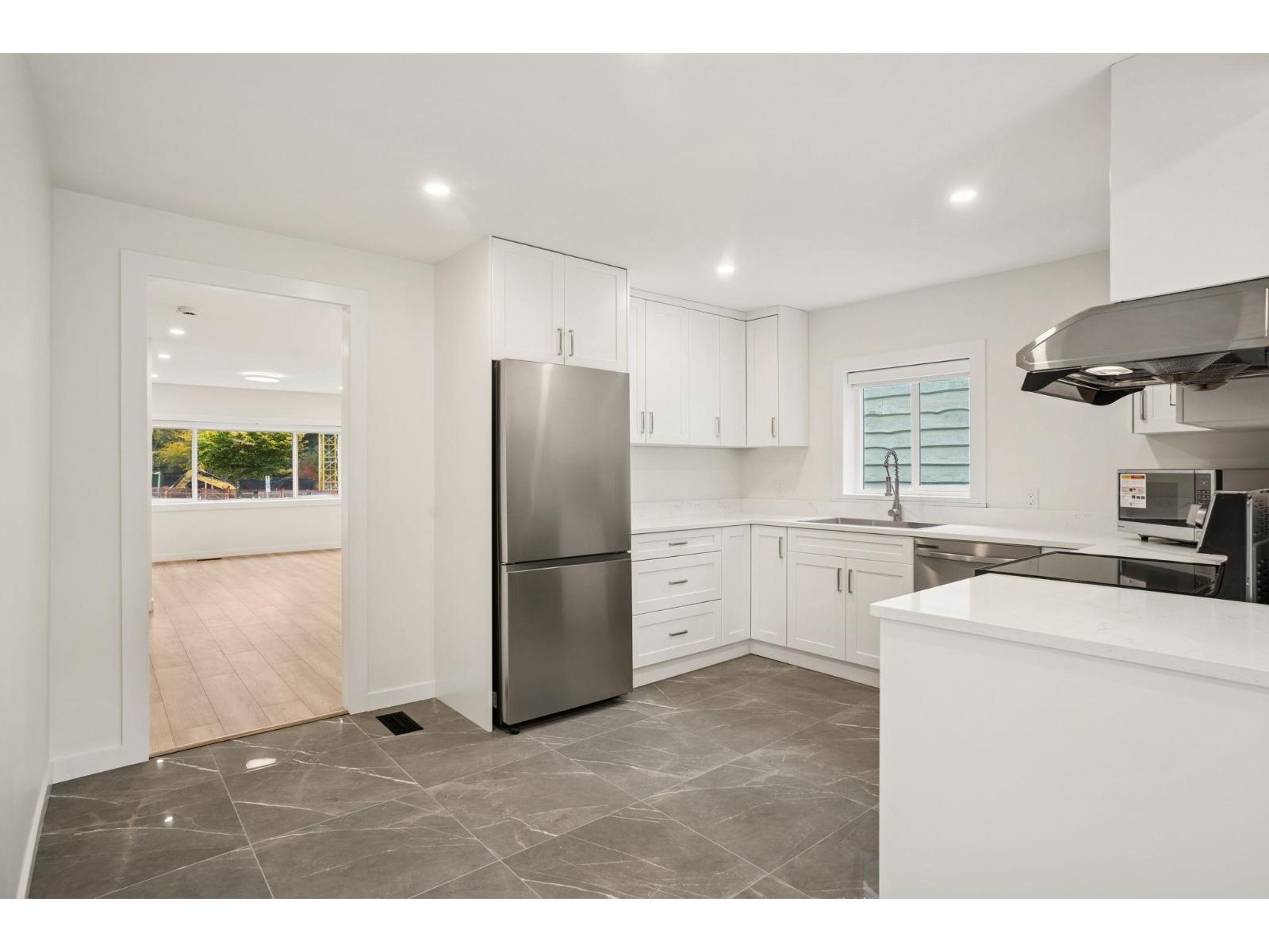 15962 North Bluff Road, White Rock, British Columbia  V4B 3G8 - Photo 9 - R3061539