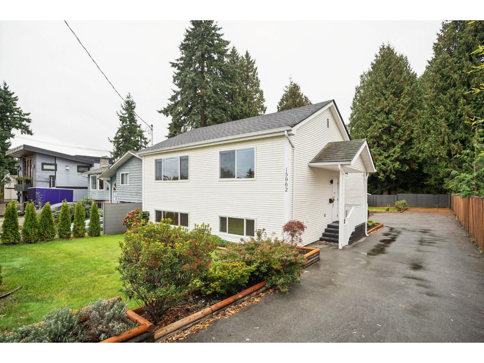 15962 NORTH BLUFF ROAD, White Rock, British Columbia