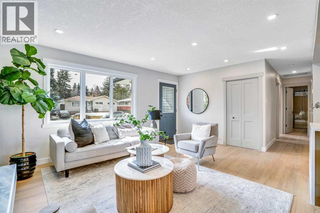 146 Springwood Drive Sw, Calgary, Alberta  T2W 0K5 - Photo 7 - A2265176