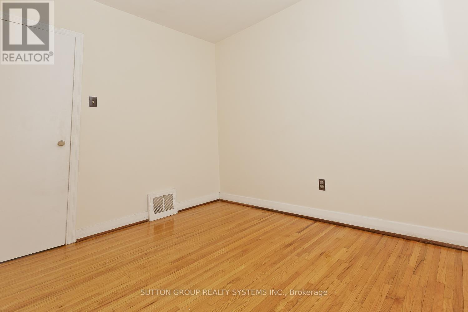 11 Helsby Crescent, Toronto, Ontario  M8W 4V7 - Photo 23 - W12479589