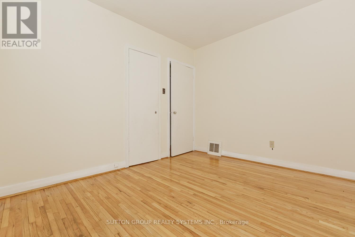 11 Helsby Crescent, Toronto, Ontario  M8W 4V7 - Photo 29 - W12479589