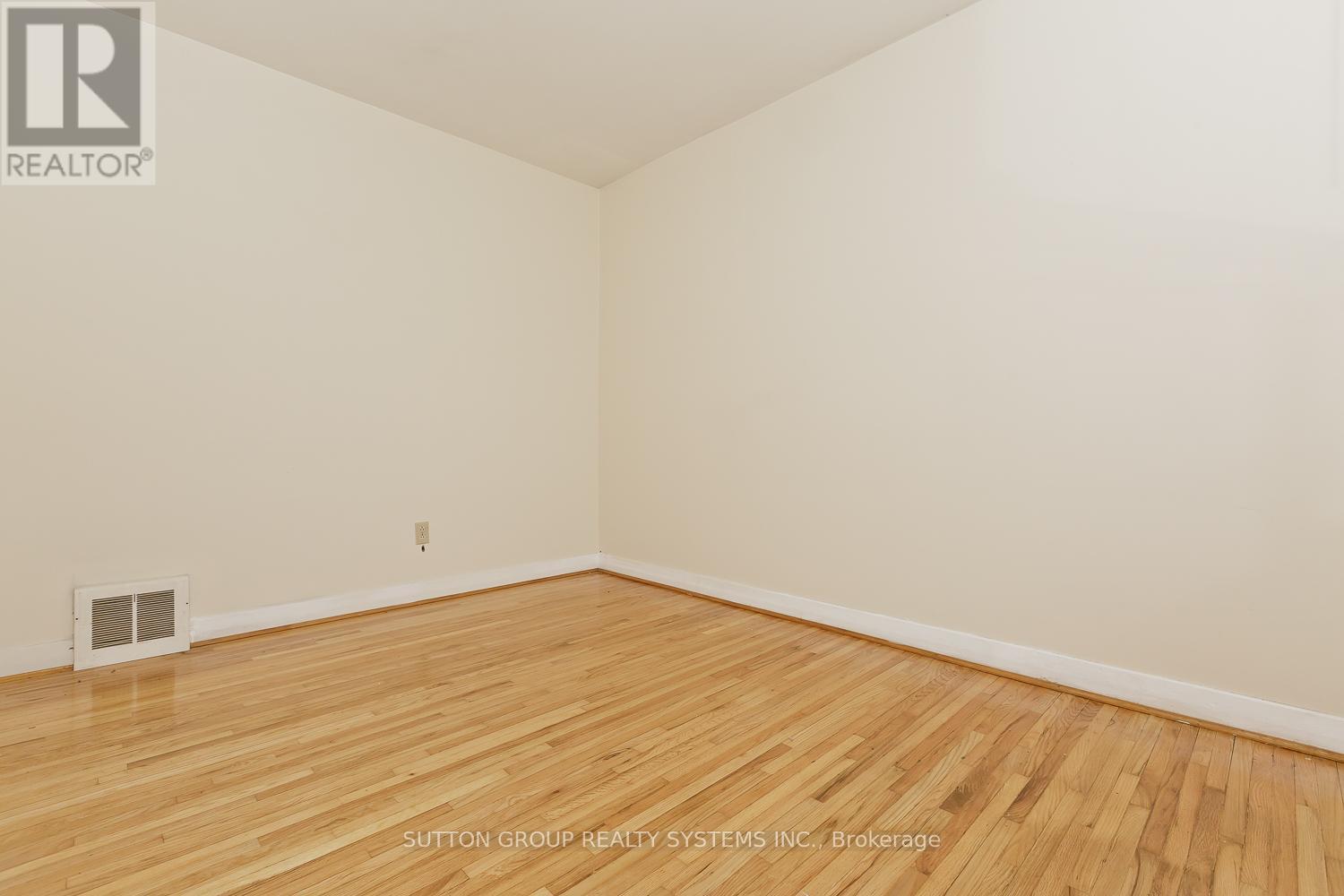 11 Helsby Crescent, Toronto, Ontario  M8W 4V7 - Photo 30 - W12479589