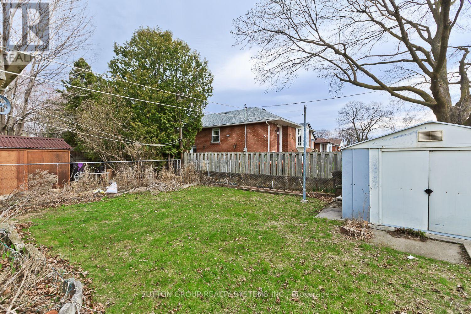 11 Helsby Crescent, Toronto, Ontario  M8W 4V7 - Photo 46 - W12479589