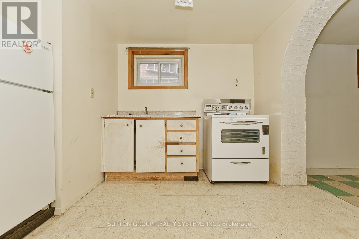 11 Helsby Crescent, Toronto, Ontario  M8W 4V7 - Photo 41 - W12479589