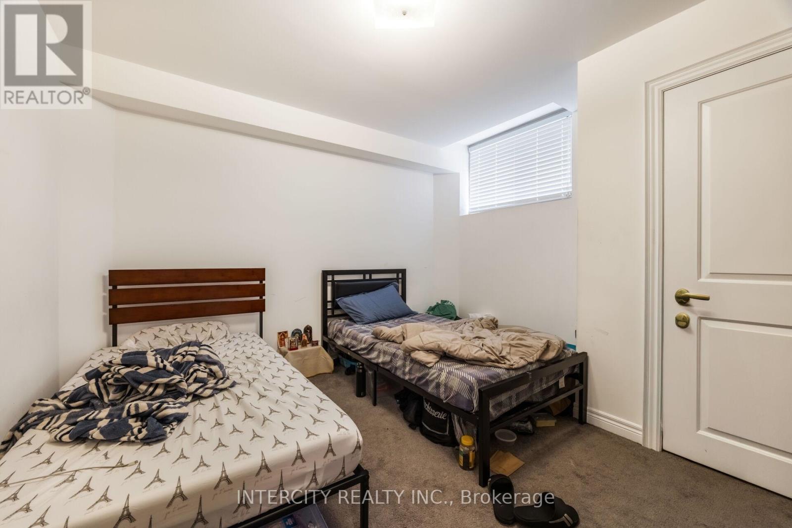 2 Queenpost Drive, Brampton (Credit Valley), Ontario  L6Y 6L2 - Photo 34 - W12473756