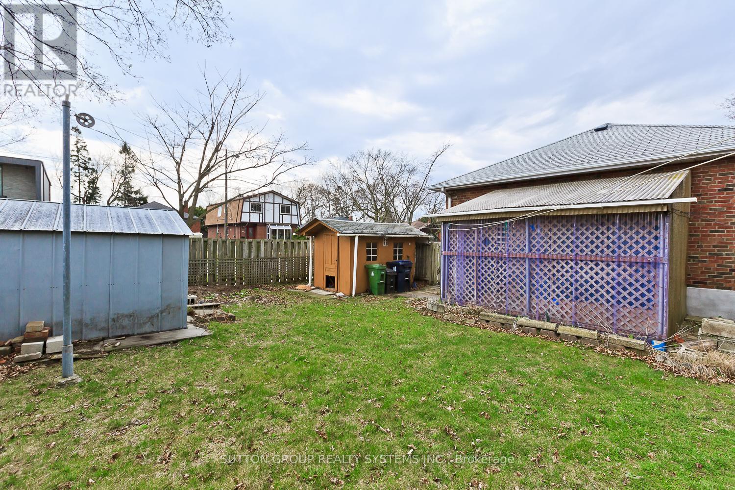 11 Helsby Crescent, Toronto, Ontario  M8W 4V7 - Photo 47 - W12479589
