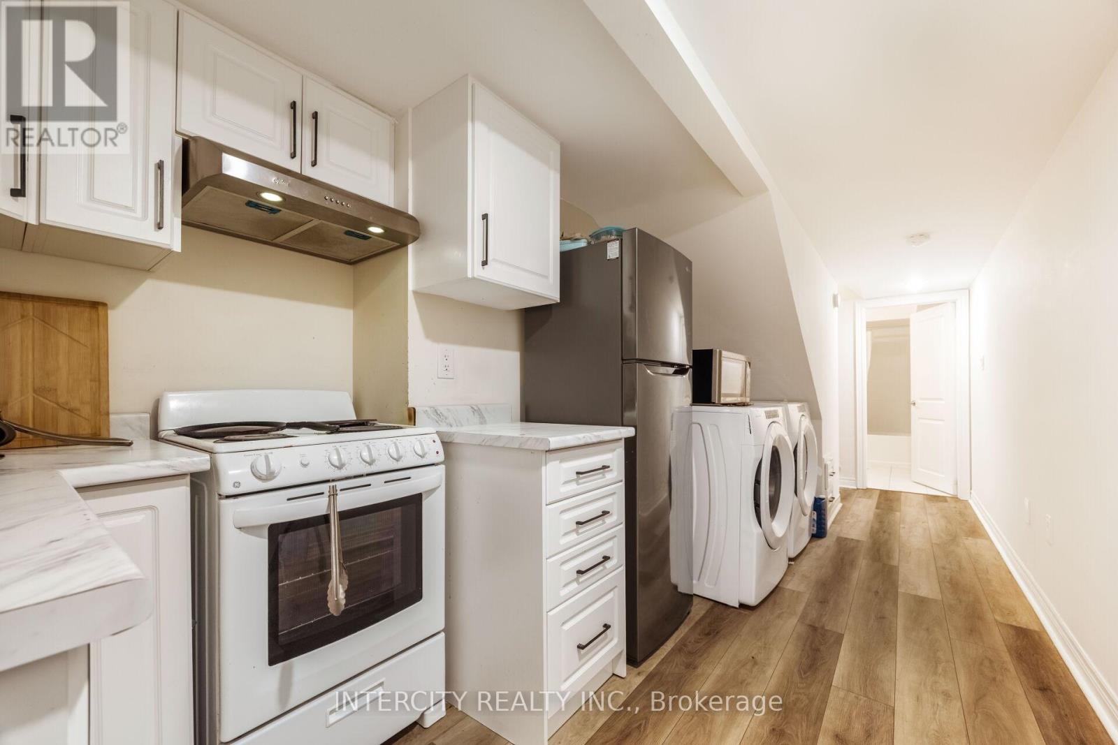 2 Queenpost Drive, Brampton (Credit Valley), Ontario  L6Y 6L2 - Photo 32 - W12473756