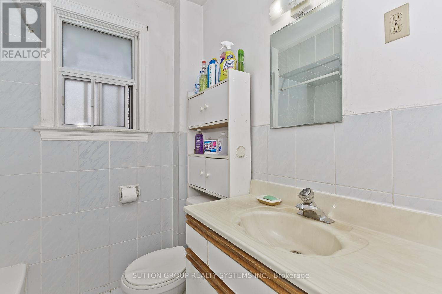 11 Helsby Crescent, Toronto, Ontario  M8W 4V7 - Photo 31 - W12479589