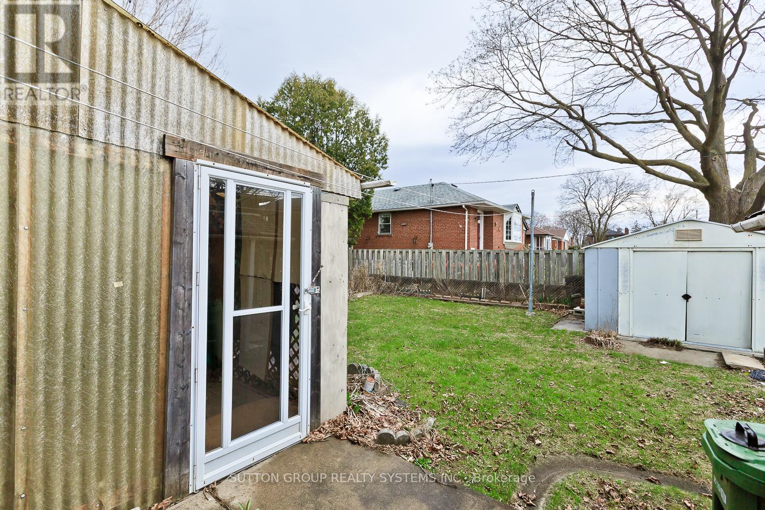 11 Helsby Crescent, Toronto, Ontario  M8W 4V7 - Photo 45 - W12479589