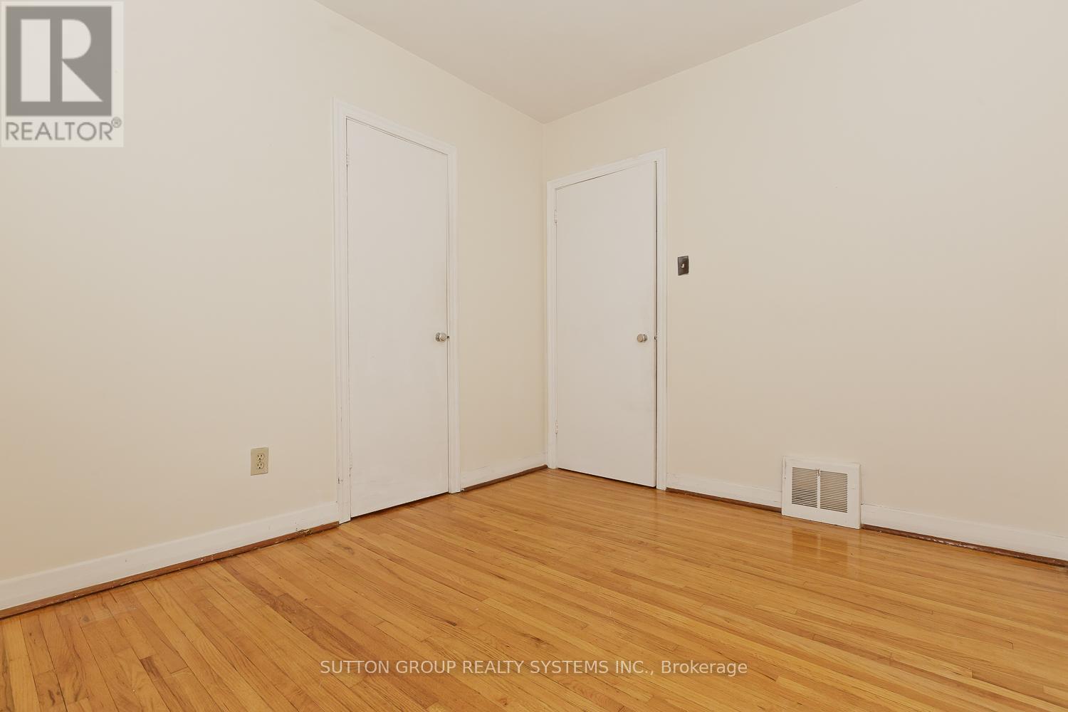 11 Helsby Crescent, Toronto, Ontario  M8W 4V7 - Photo 22 - W12479589