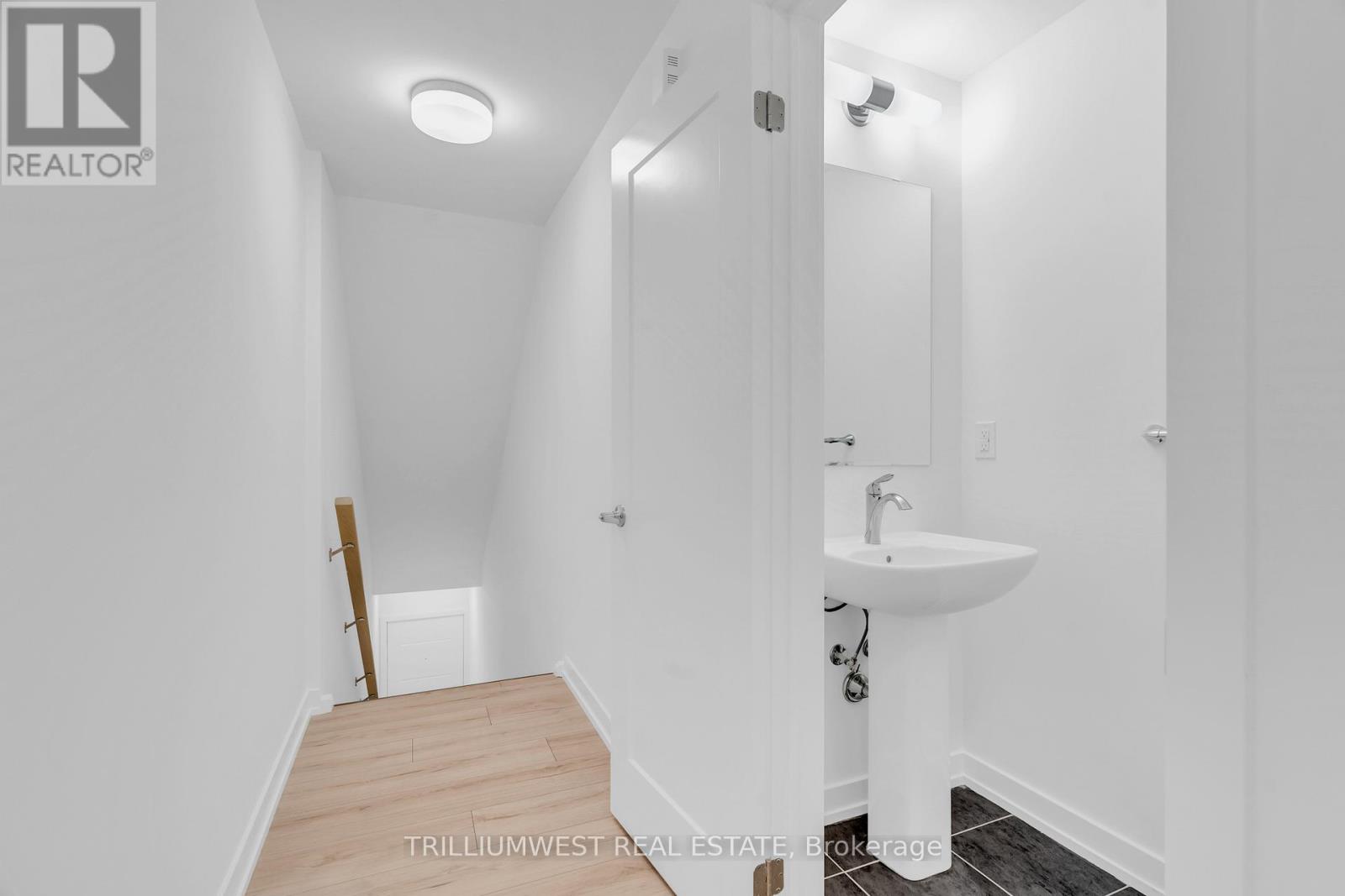 108 - 940 St. David Street N, Centre Wellington (Fergus), Ontario  N1M 2W3 - Photo 8 - X12471999