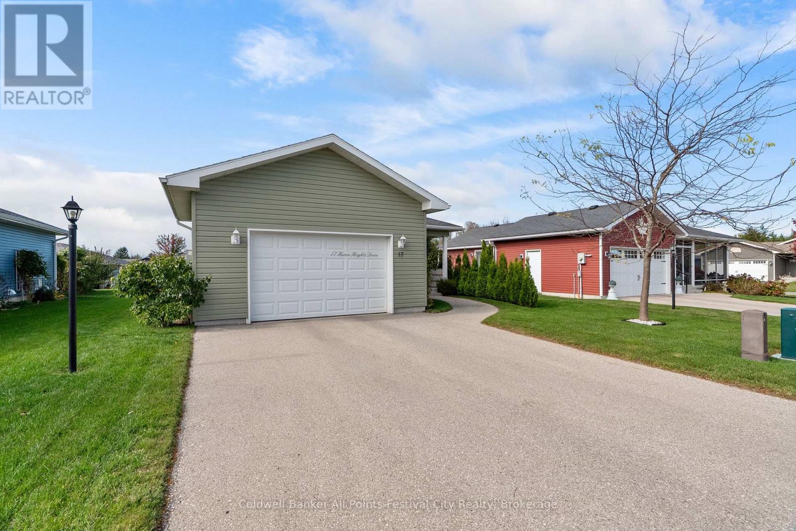 17 Huron Heights Drive, Ashfield-Colborne-Wawanosh, Ontario  N7A 0B1 - Photo 6 - X12480465