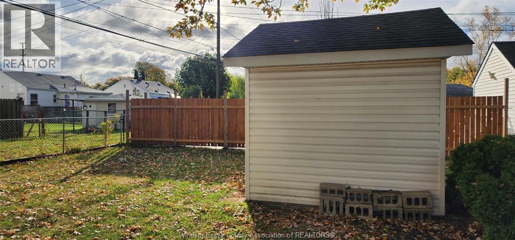2244 Parent, Windsor, Ontario  N8W 2E3 - Photo 17 - 25027099
