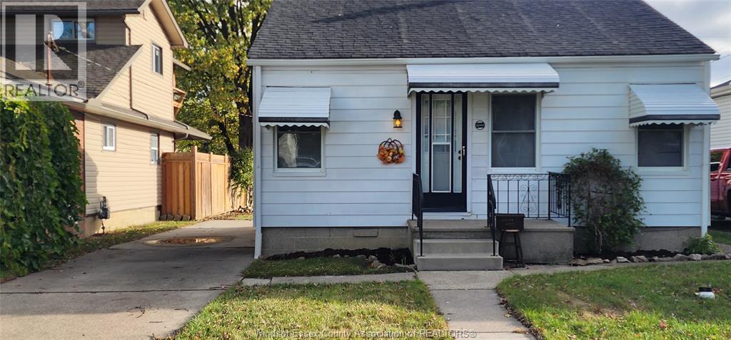 2244 Parent, Windsor, Ontario  N8W 2E3 - Photo 2 - 25027099