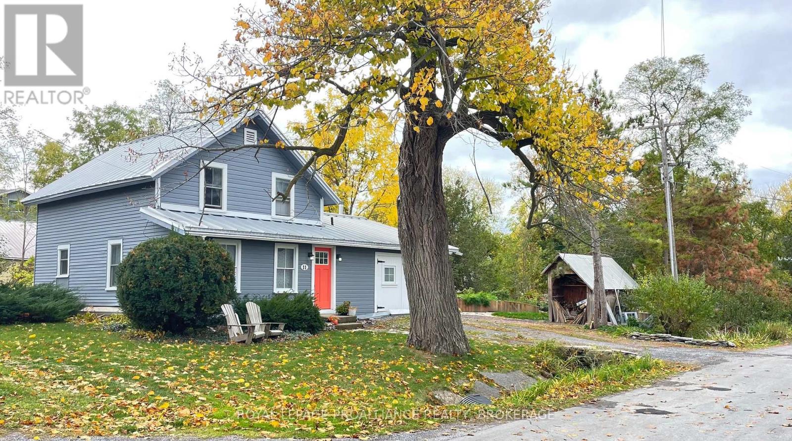 11 Eliza Street, Frontenac Islands (The Islands), Ontario  K0H 2Y0 - Photo 34 - X12480477