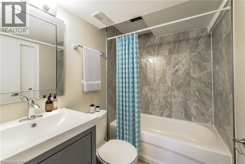 12 Karen Avenue, St. Catharines, Ontario  L2M 5X9 - Photo 7 - 40777166