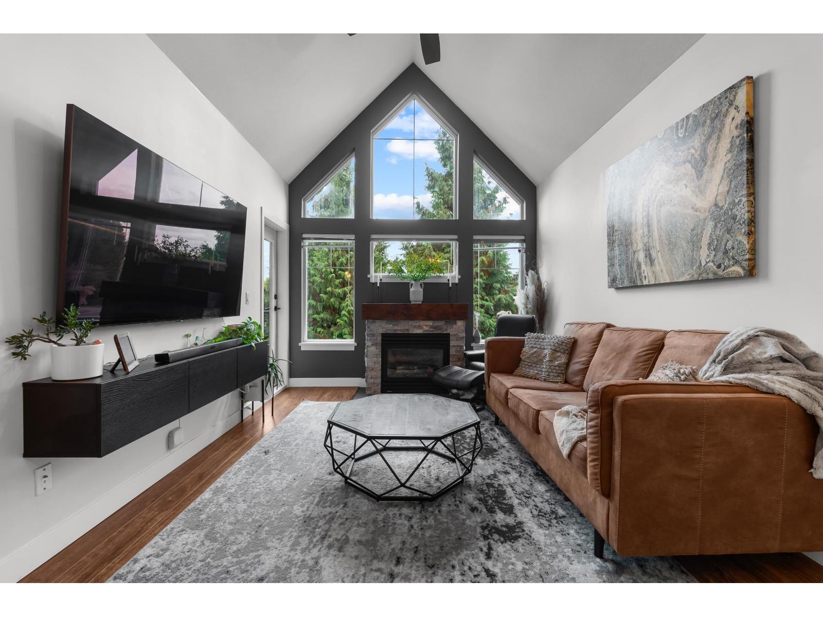 302 32638 7 Avenue, Mission, British Columbia  V2V 7P4 - Photo 2 - R3061309