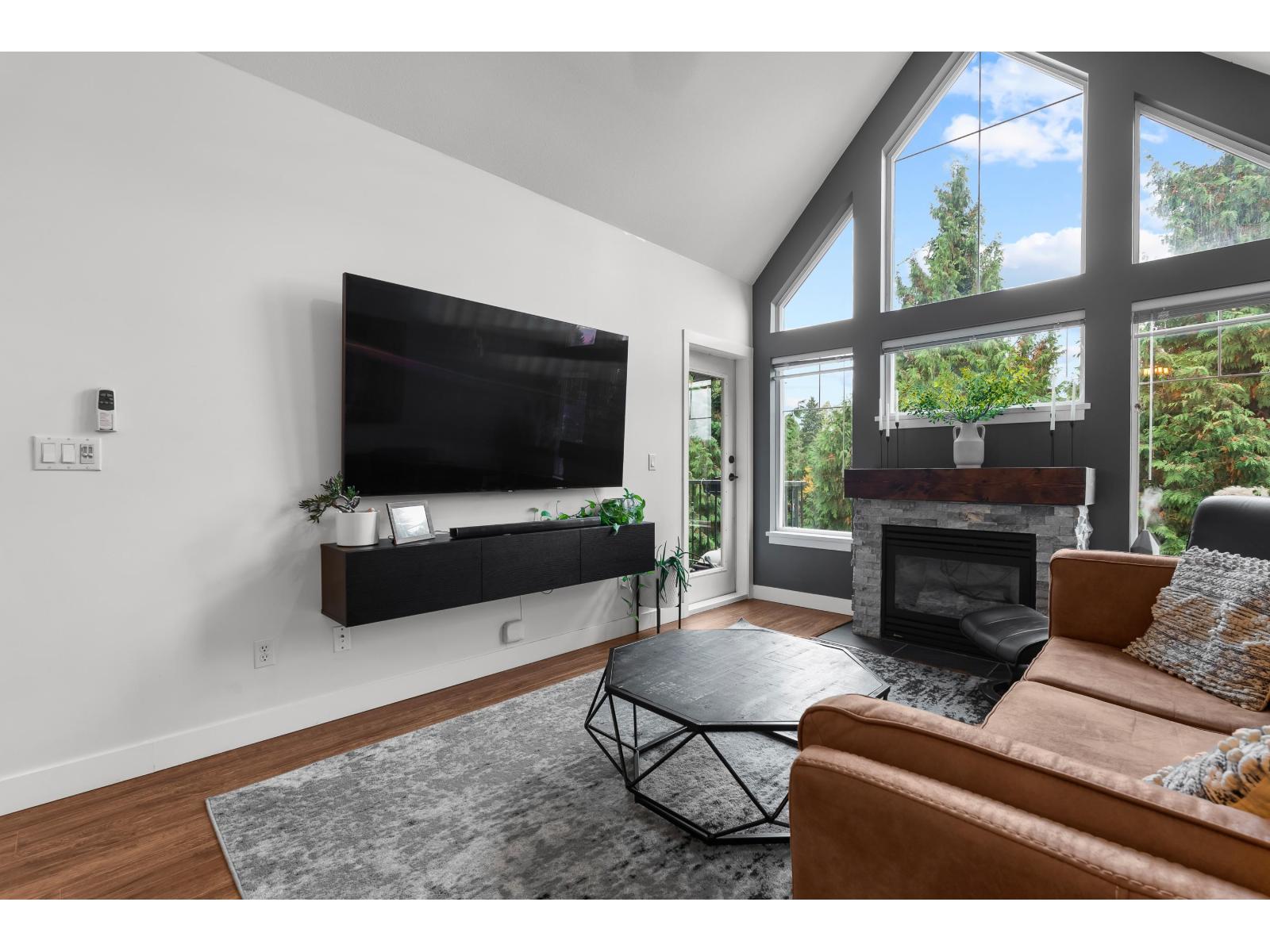 302 32638 7 Avenue, Mission, British Columbia  V2V 7P4 - Photo 3 - R3061309