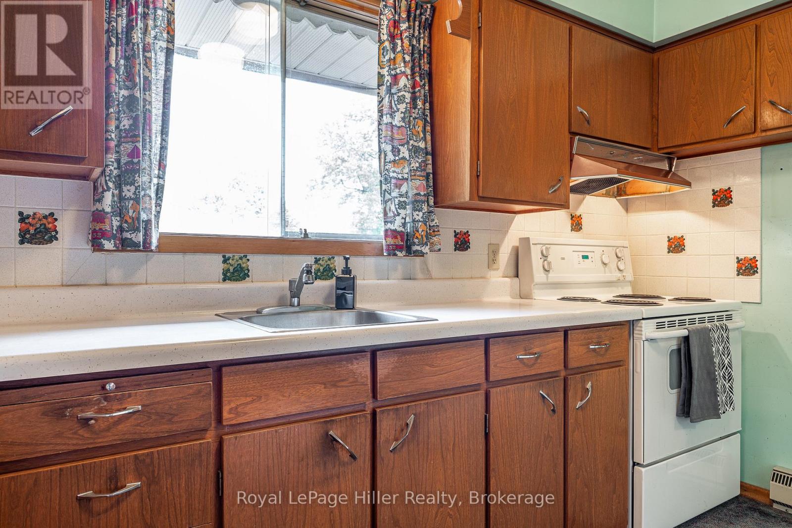 213 Home Street, Stratford, Ontario  N5A 2A4 - Photo 24 - X12480499