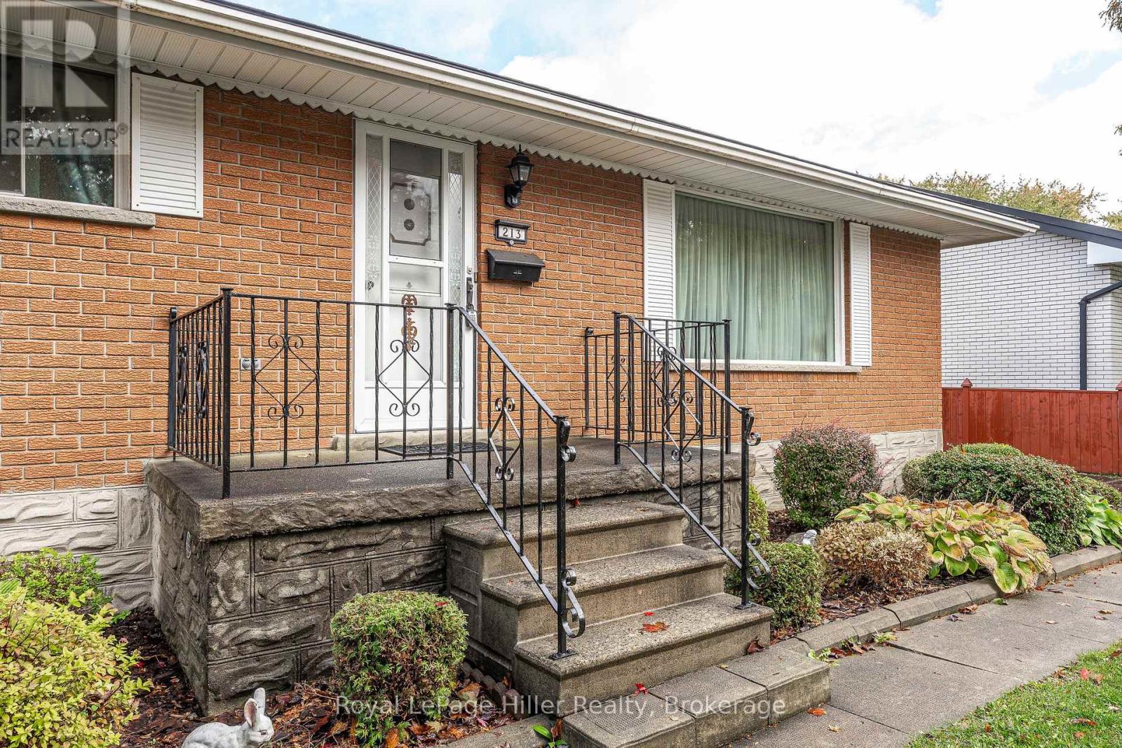 213 Home Street, Stratford, Ontario  N5A 2A4 - Photo 3 - X12480499