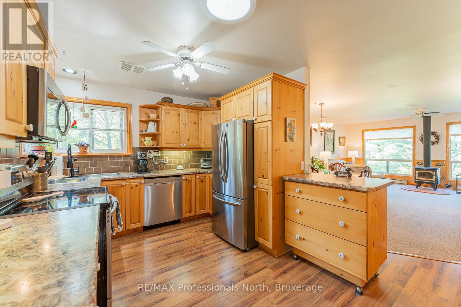 1029 Loyalist Drive, Minden Hills, Ontario  K0M 2K0 - Photo 8 - X12480500