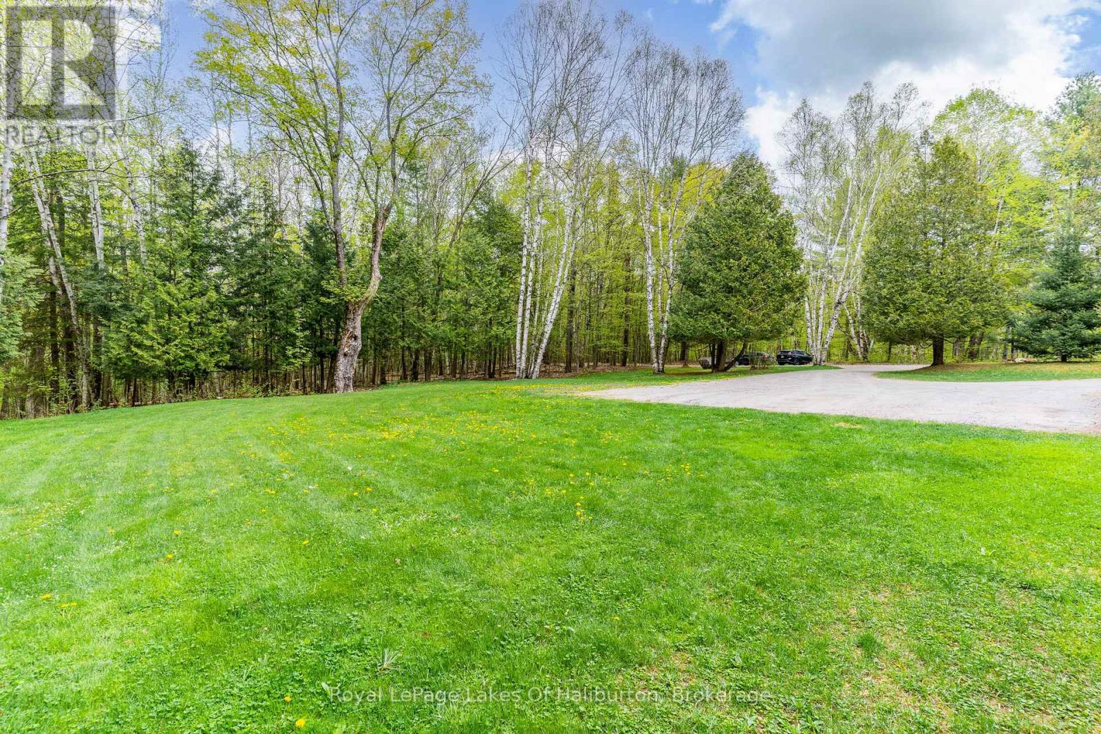 1111 Elk Drive, Dysart Et Al (Guilford), Ontario  K0M 1S0 - Photo 40 - X12480576