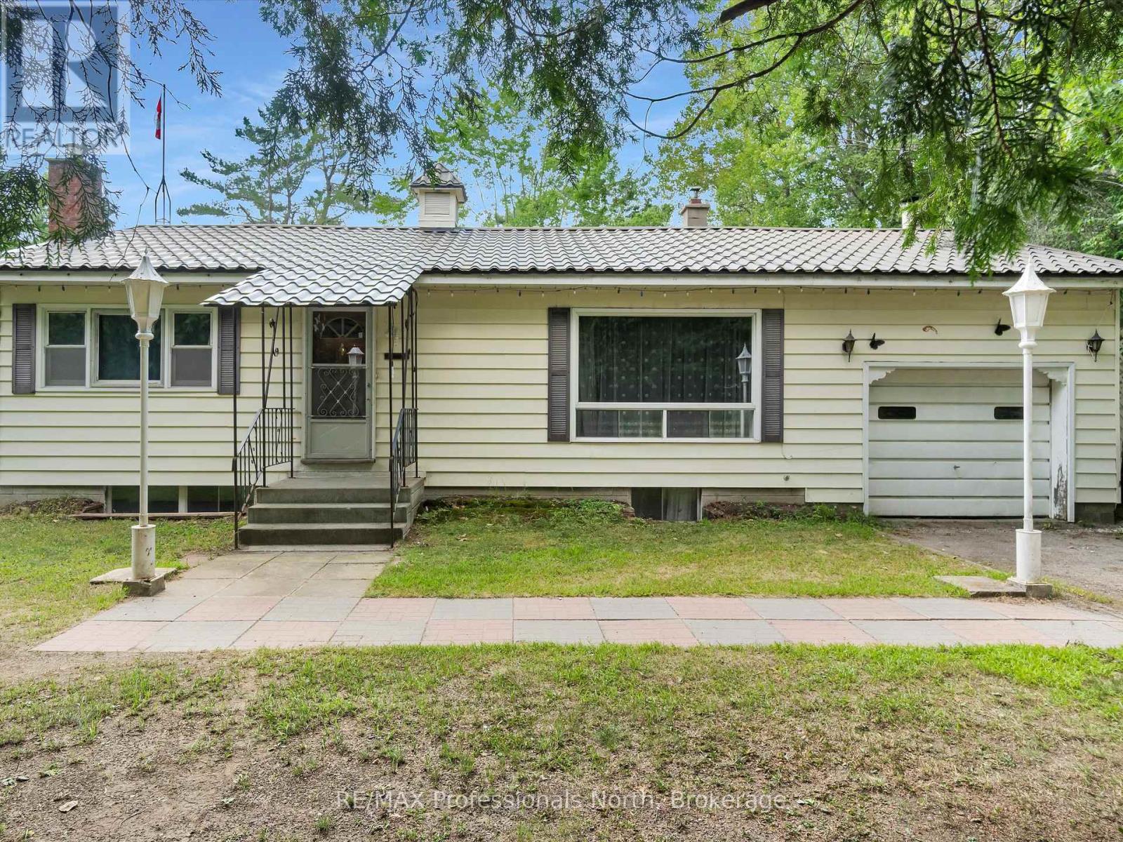 1716 GRAVENHURST PARKWAY, Gravenhurst, Ontario
