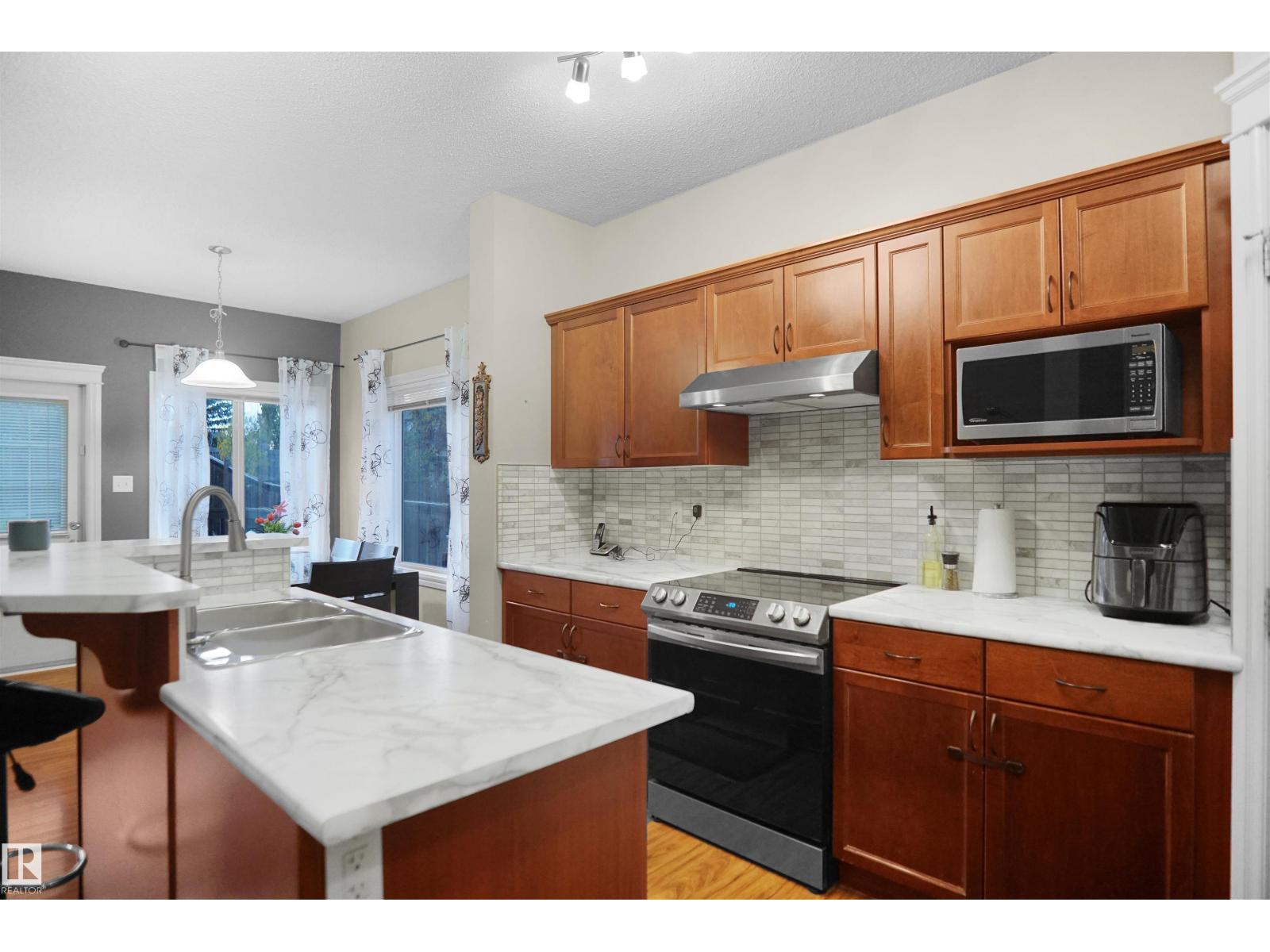 11409 13 Av Sw, Edmonton, Alberta  T6W 0G8 - Photo 10 - E4463356