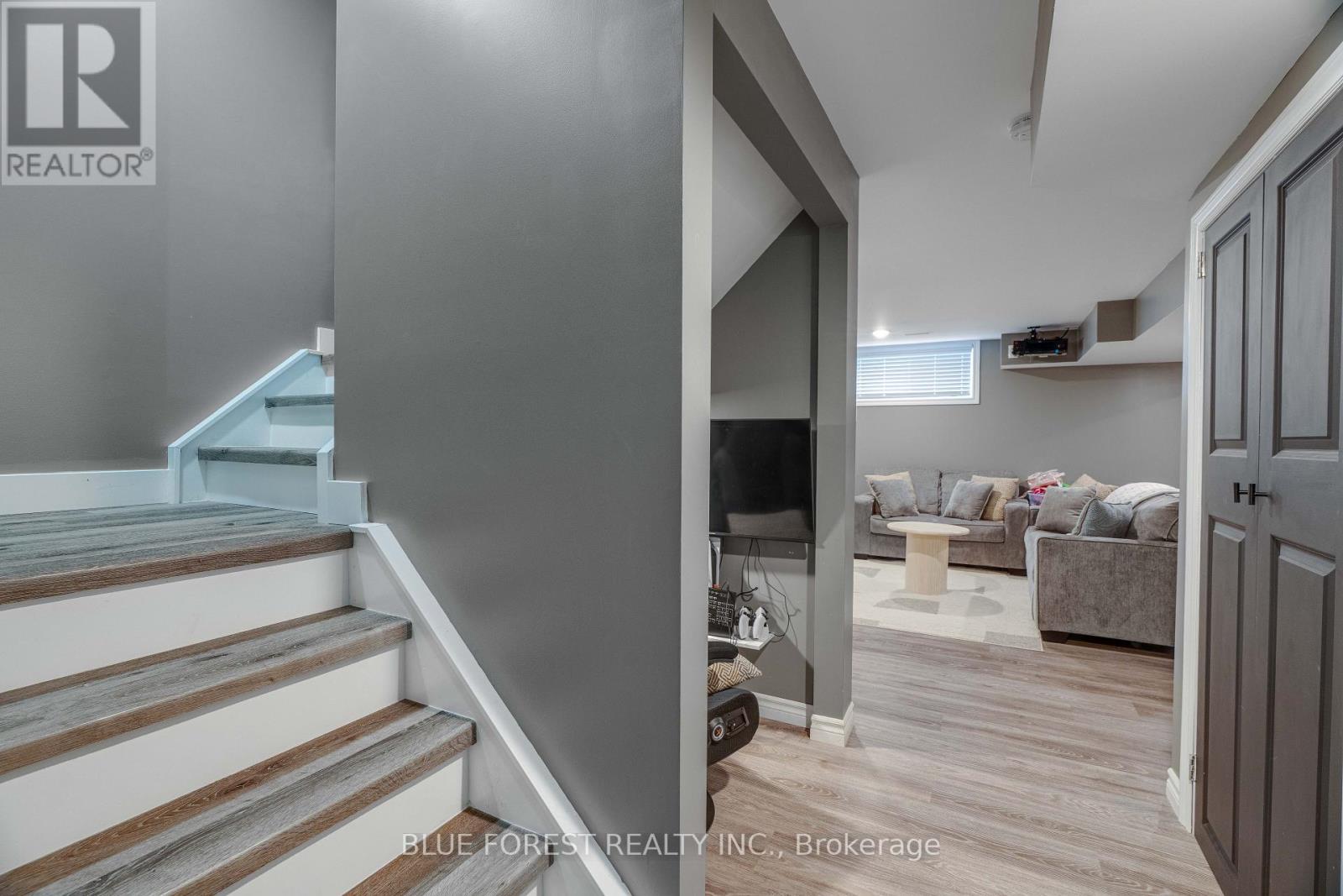 24 Peach Tree Boulevard, St. Thomas, Ontario  N5R 0B3 - Photo 11 - X12480595