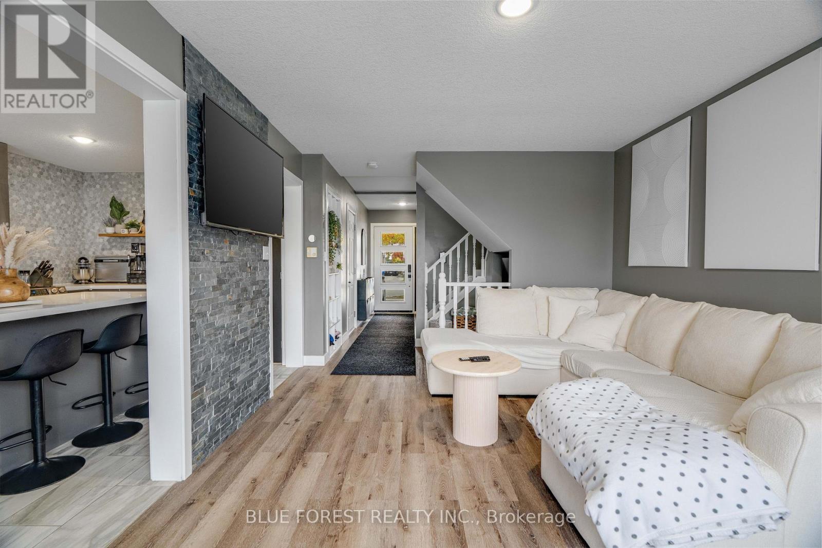 24 Peach Tree Boulevard, St. Thomas, Ontario  N5R 0B3 - Photo 5 - X12480595