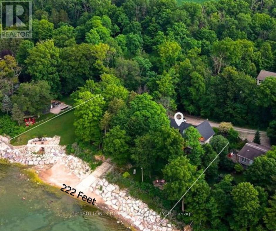 5284 Cliff Road, Lambton Shores, Ontario  N0N 1J7 - Photo 2 - X12480601