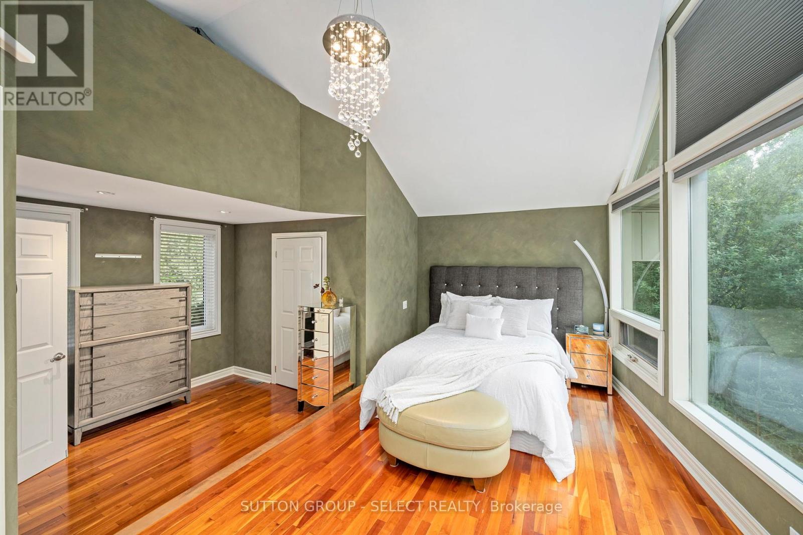 5284 Cliff Road, Lambton Shores, Ontario  N0N 1J7 - Photo 24 - X12480601