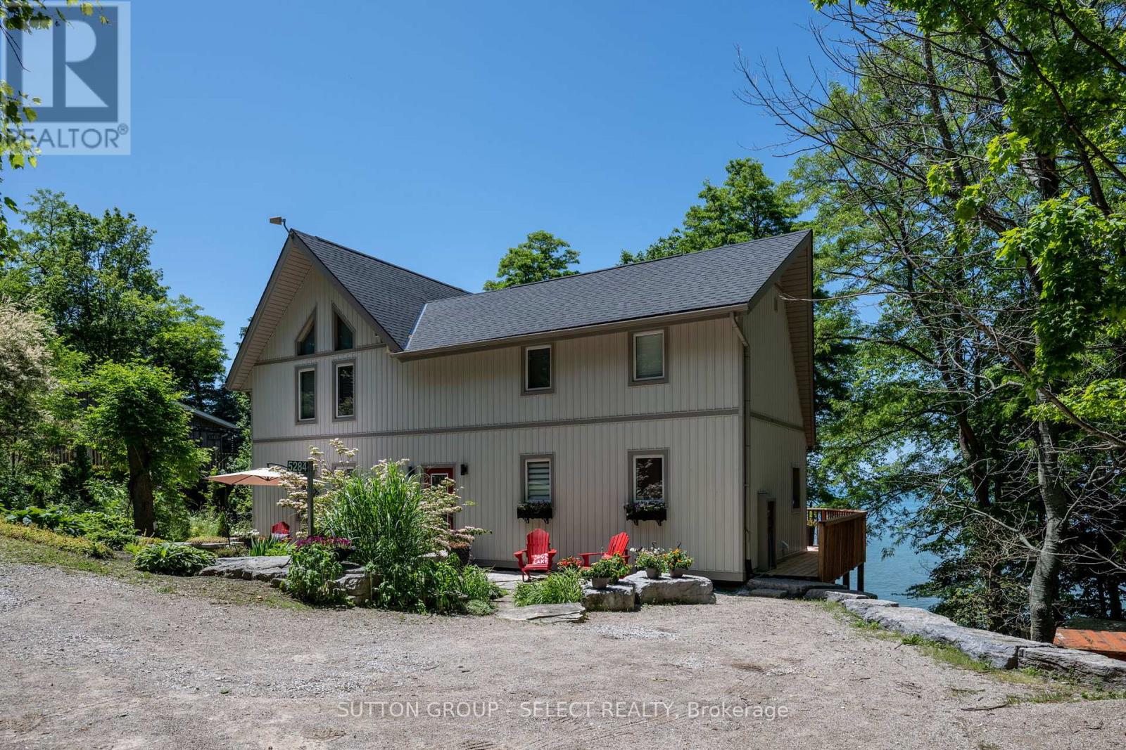 5284 Cliff Road, Lambton Shores, Ontario  N0N 1J7 - Photo 3 - X12480601