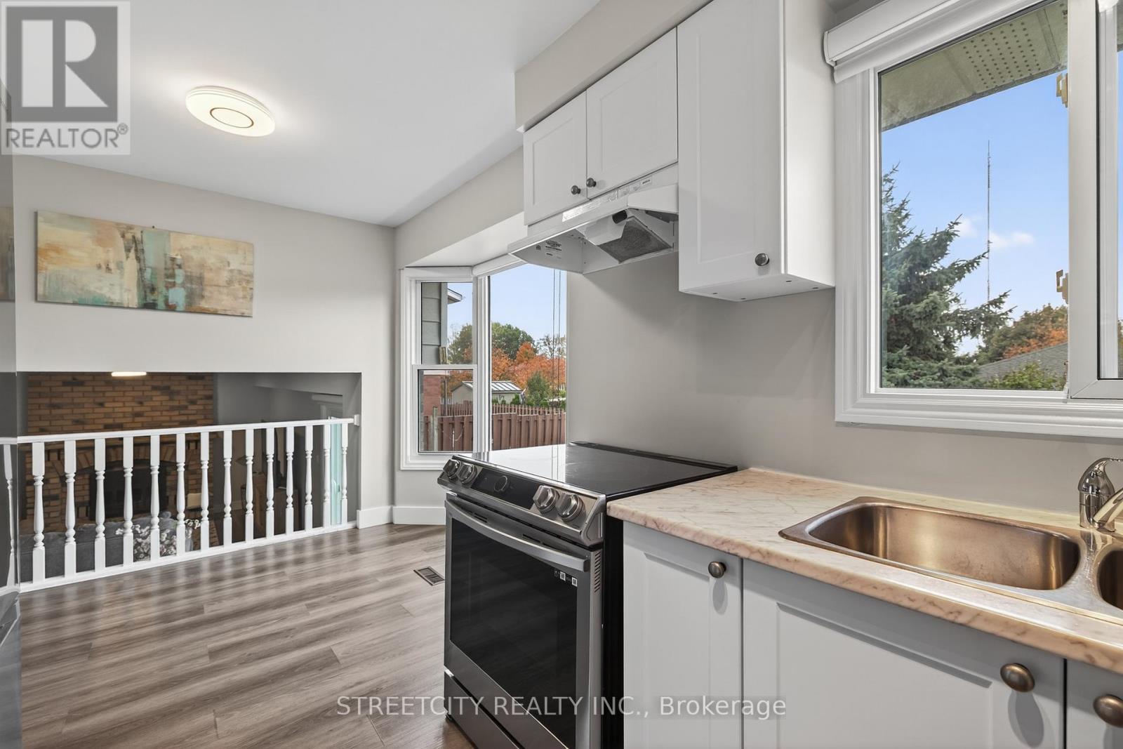 129 Highview Avenue E, London South, Ontario  N6C 5G4 - Photo 17 - X12480616