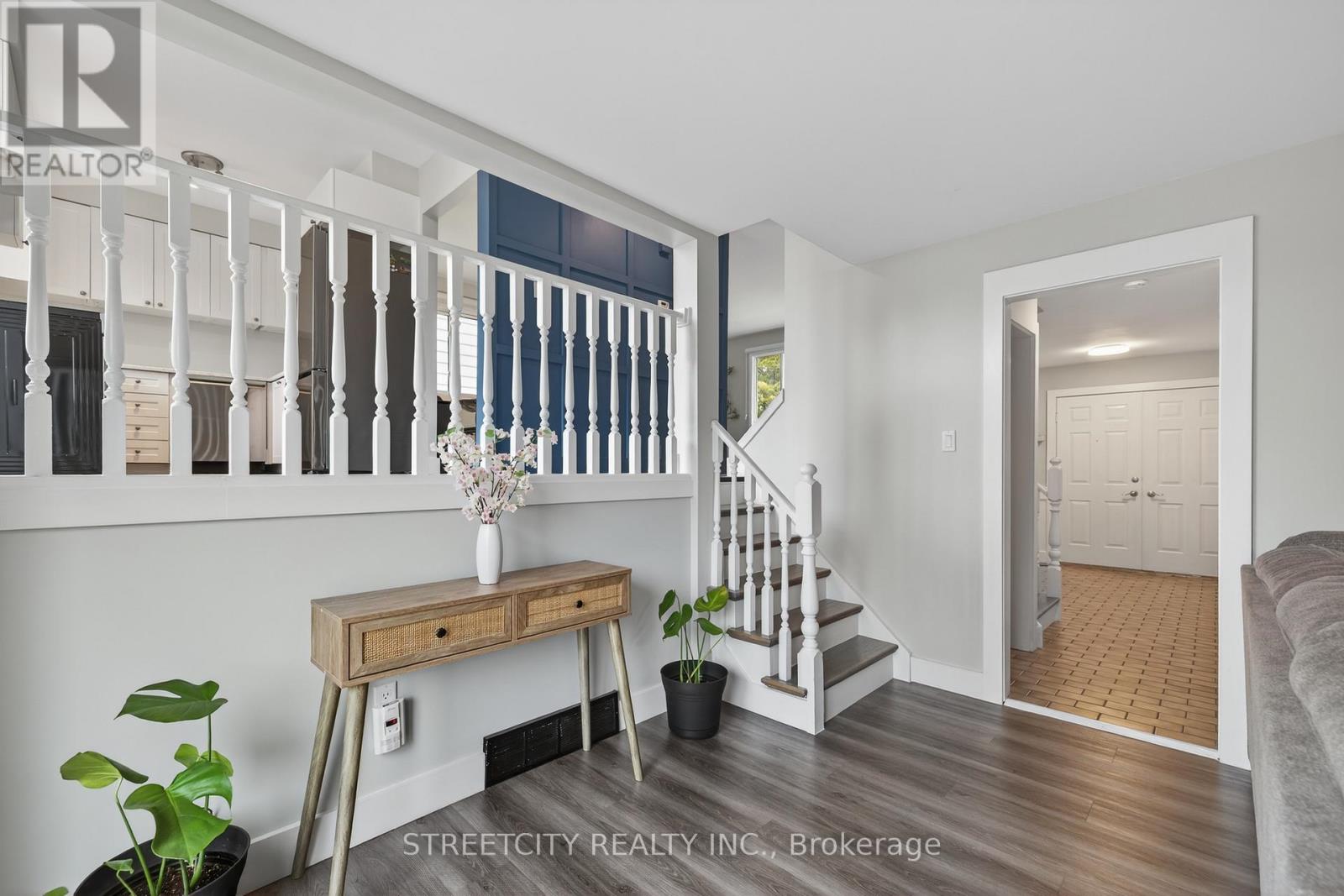 129 Highview Avenue E, London South, Ontario  N6C 5G4 - Photo 23 - X12480616