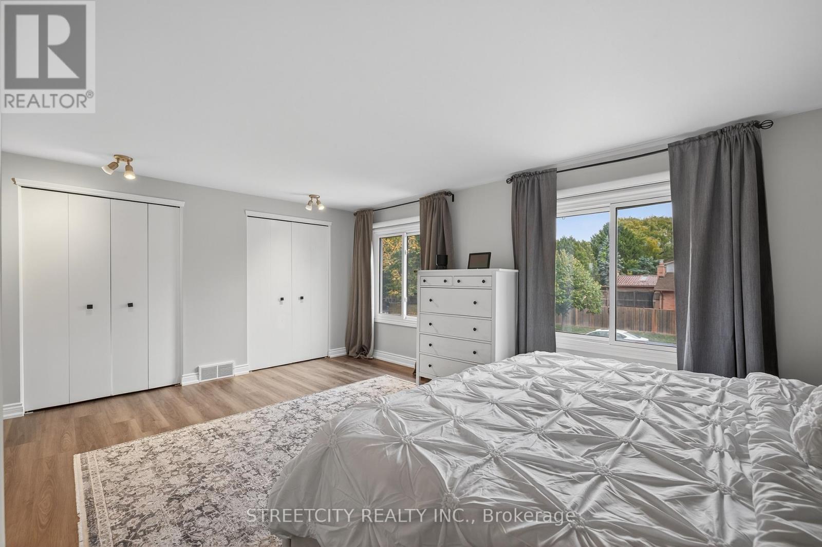 129 Highview Avenue E, London South, Ontario  N6C 5G4 - Photo 27 - X12480616